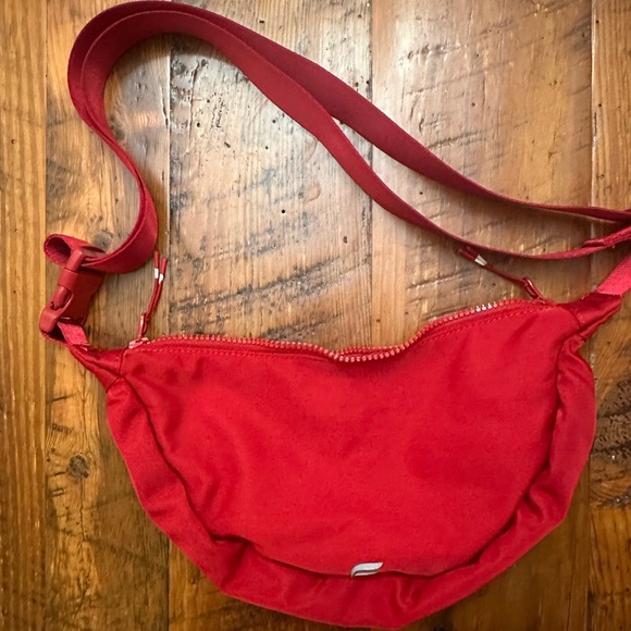 Fabletics Red Belt Bag Fanny Pack Crossbody Adjustable Sporty - Picture 3 of 8